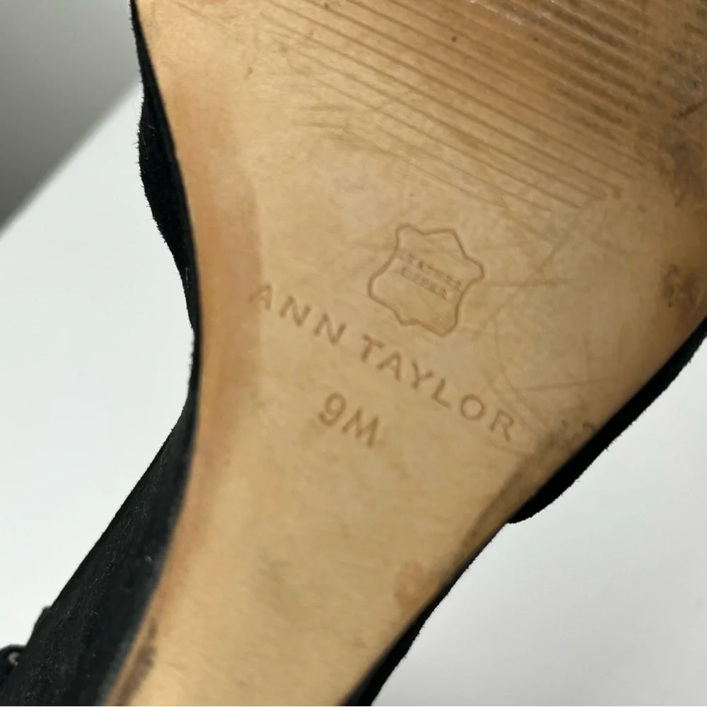 ANN TAYLOR Black‎ Suede Wedges Sz 9